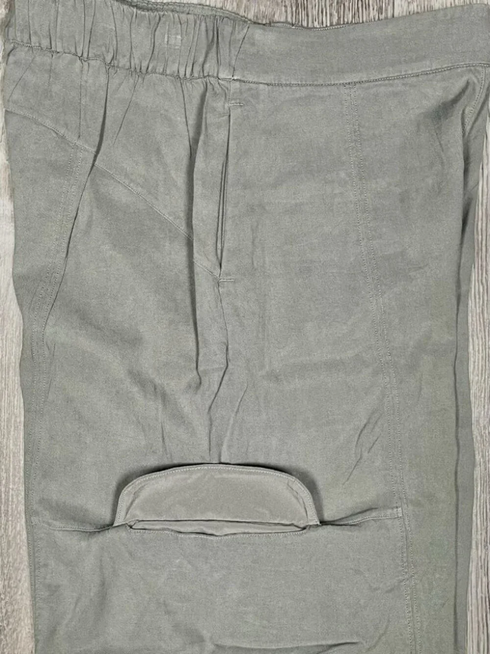 Lululemon Metropolis Maven Green Crop Cargo Wide Leg Pants - Women Size 6
